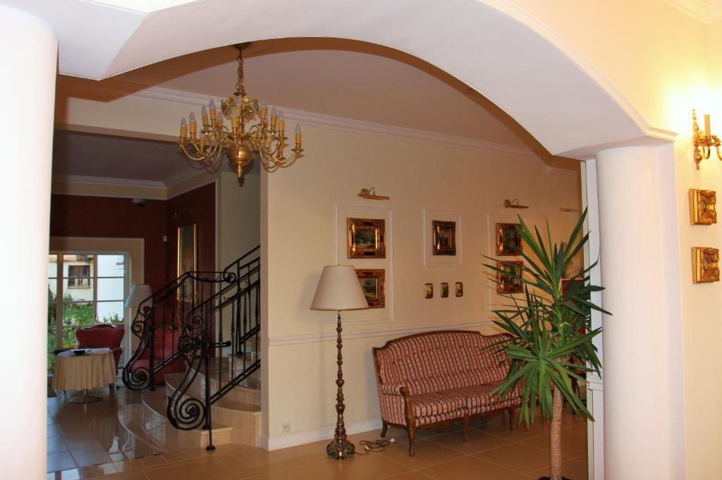 Gosciniec Rycerski Acomodação com café da manhã Paprotki Exterior foto