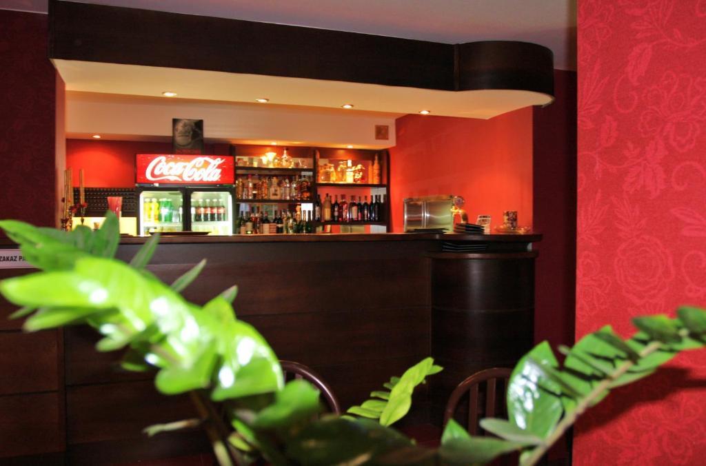 Gosciniec Rycerski Acomodação com café da manhã Paprotki Exterior foto