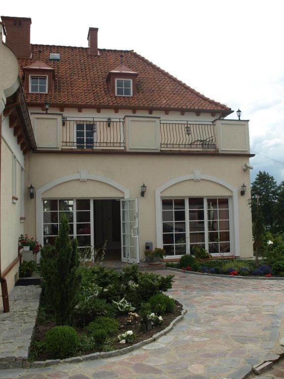 Gosciniec Rycerski Acomodação com café da manhã Paprotki Exterior foto